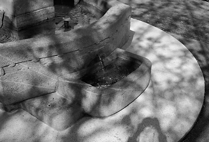 Brunnen am Helvetiaplatz - von Becken zu Becken